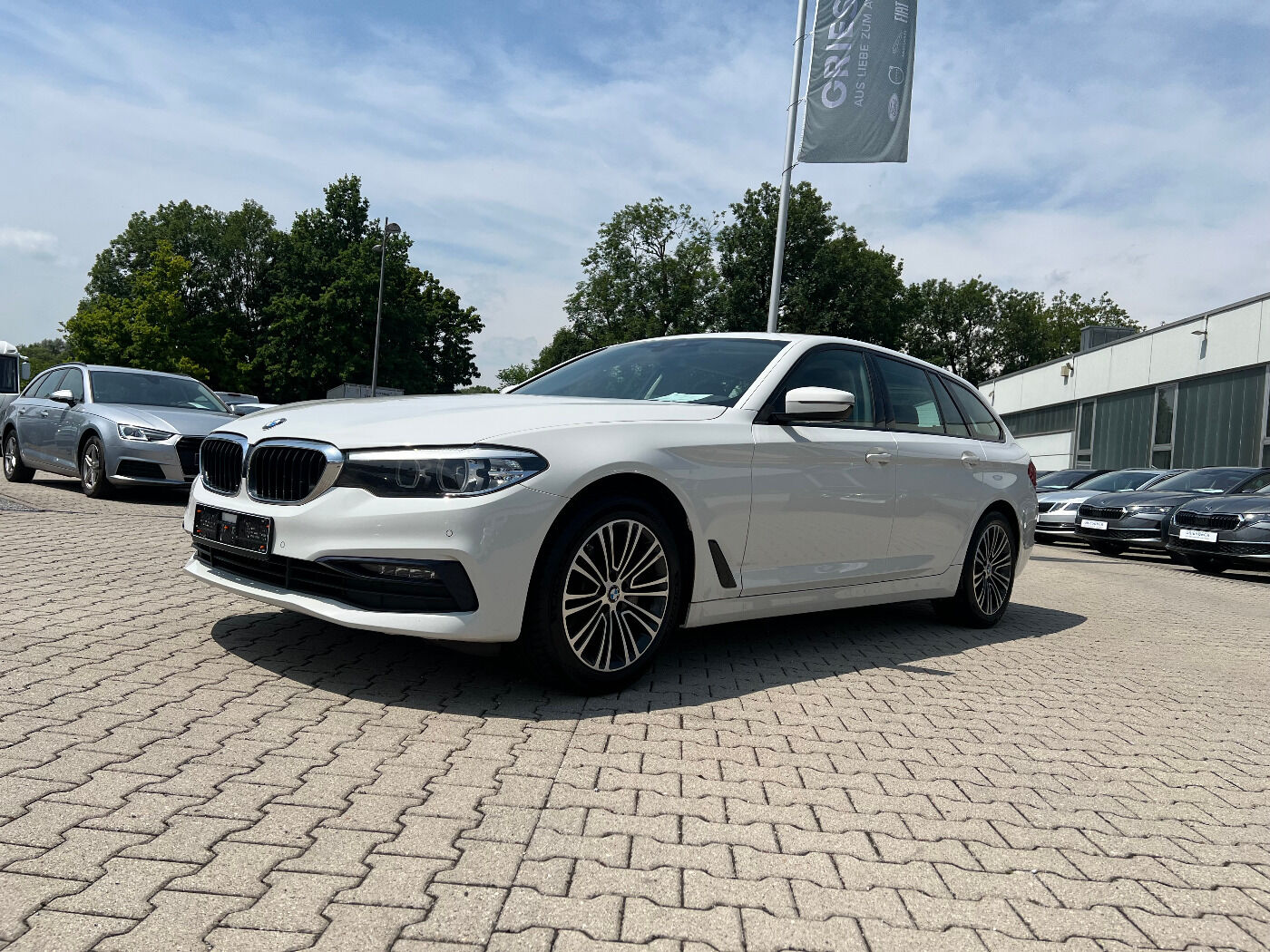 BMW 520d Touring Sport Line *LED Navi Leder Standh.*