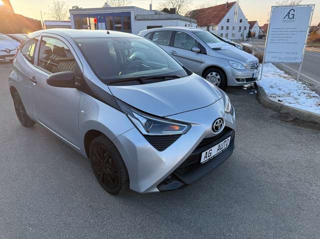 Toyota Aygo X + Garantie + Service NEU TÜV 04/2026