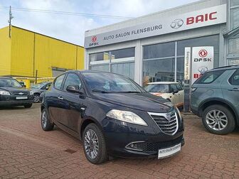 Fahrzeug LANCIA Ypsilon undefined