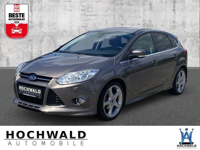 Ford Focus ST-Line Sportpaket NAVI RFK Tempo. SHZG