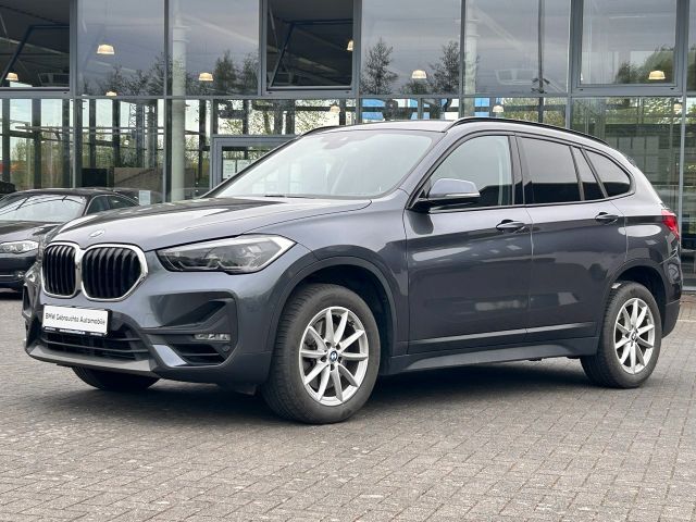BMW X1 sDrive 20 i Advantage / Head-Up Display / AHK