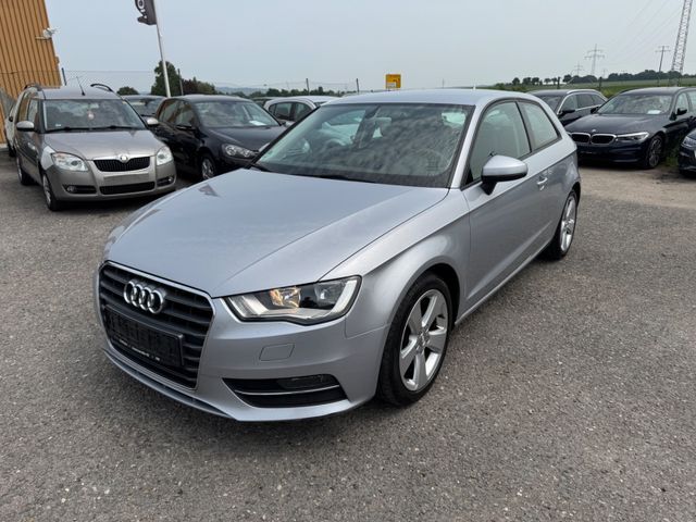 Audi A3 S-Line Sportpaket 2.0 TDI Navi PDC Euro6