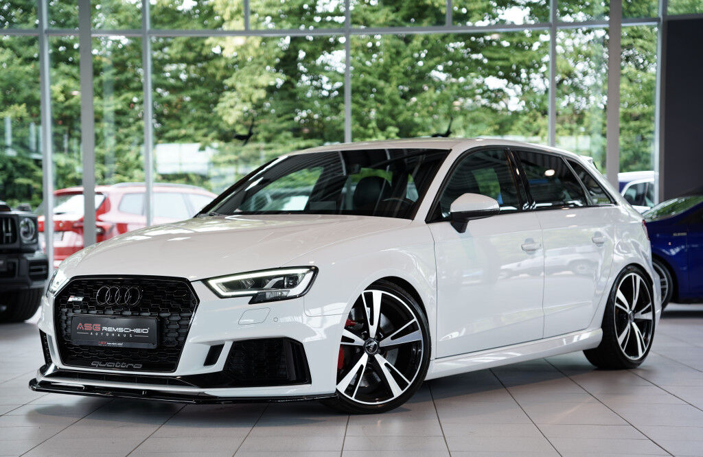 Audi RS3 q. Sportback *19 *Schale *Optik *PDC *MMI