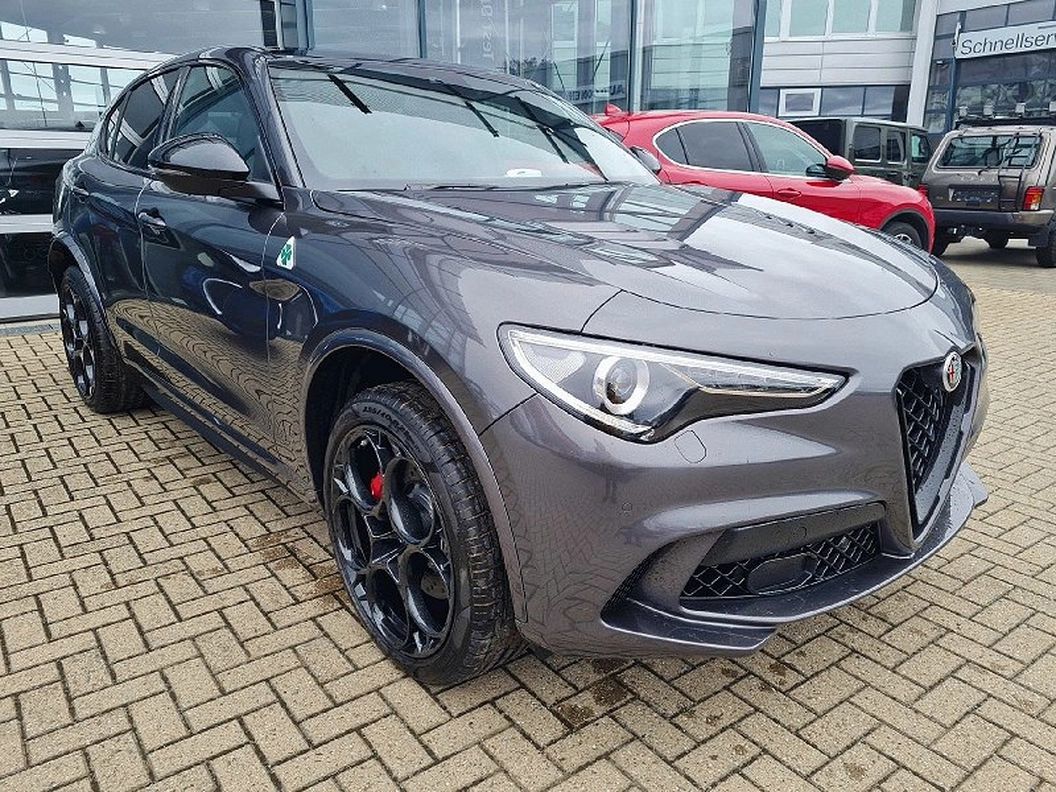 Alfa Romeo Stelvio Quadrifoglio Quadrifoglio 2.9 V6 ASS LM2