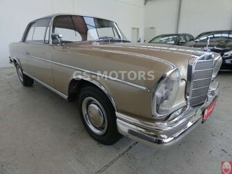 Fahrzeug MERCEDES-BENZ 300 undefined