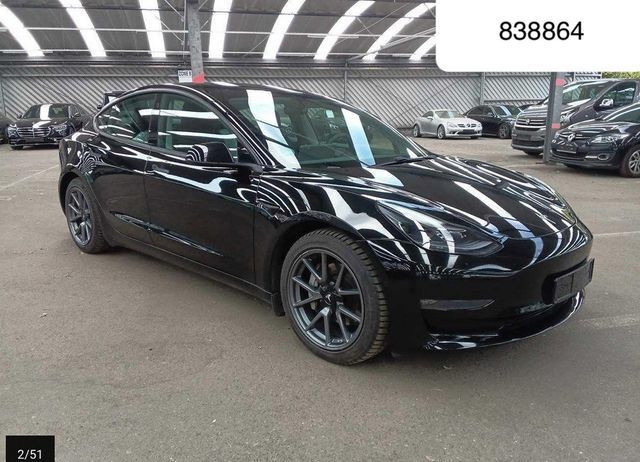 Tesla Model 3 Long Range Dual AWD Wärmepumpe Kam Pano