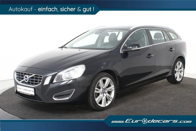 Volvo V60 T3 Summum *Navi*AHK*Leder*