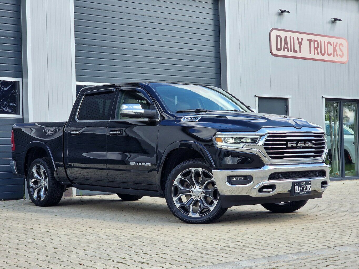 Dodge RAM 1500 5.7 4x4 Longhorn Pano 12