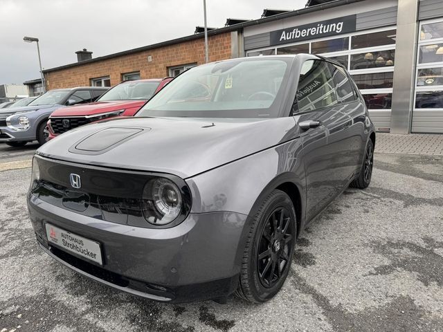 Honda e Pano**Kamera**Carplay
