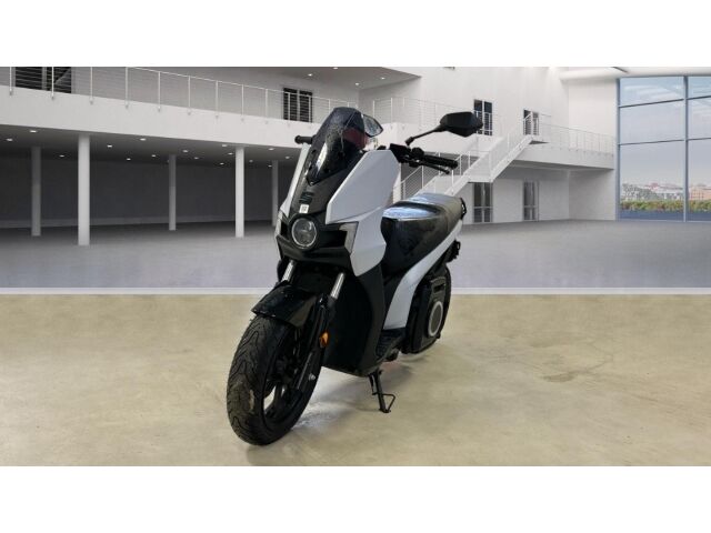 Seat Mo eScooter 125 *fast ungefahren*