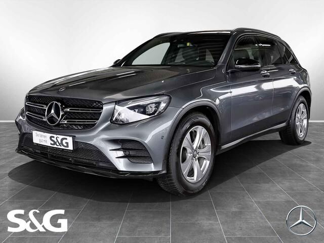 Mercedes-Benz GLC 300 4M AMG PANO+AHK+19 ZOLL+LEDER+TOTWINKEL