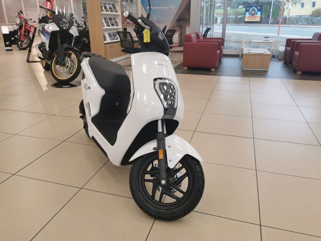 Honda EM 1 e