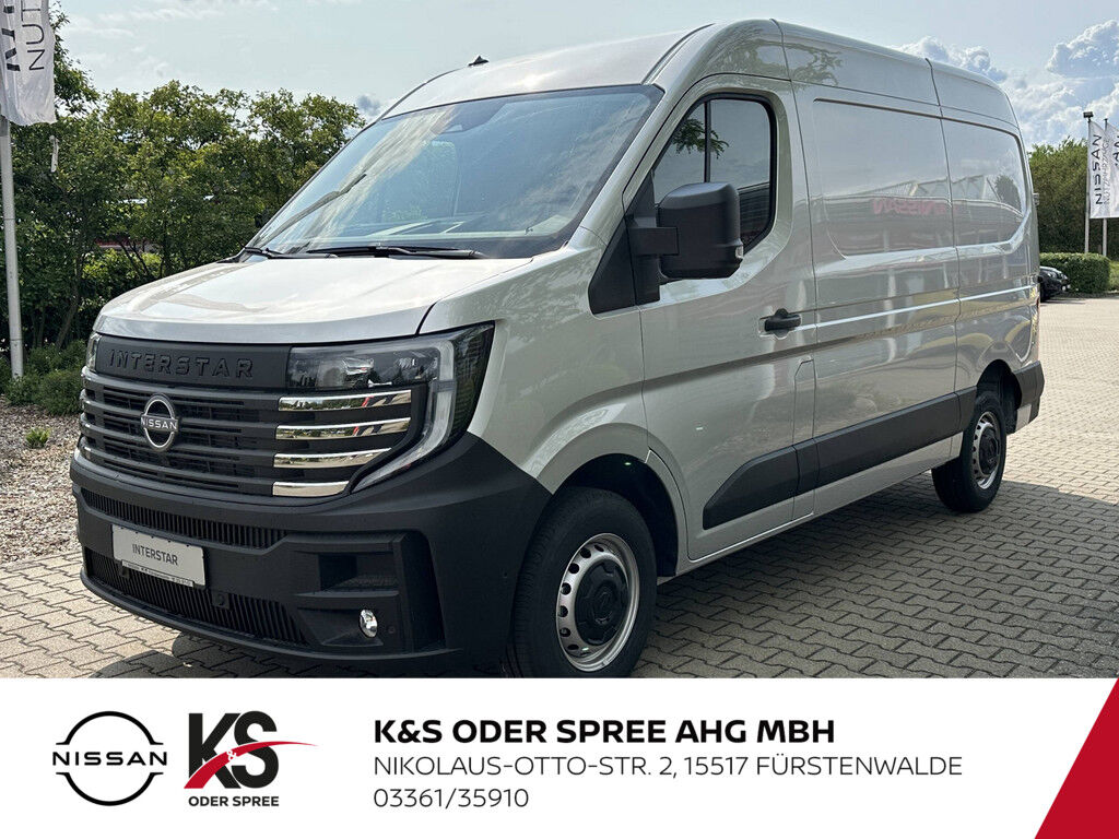NISSAN Interstar