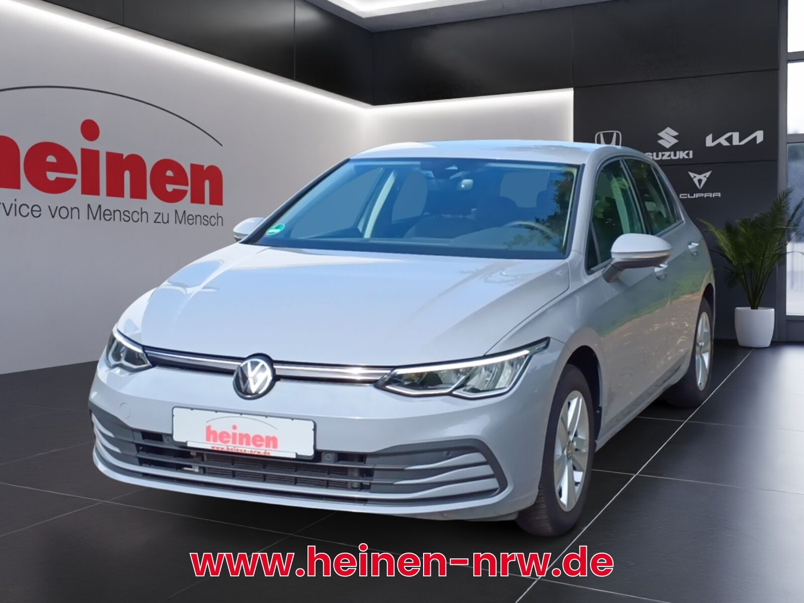 VW Golf VIII 1.0 TSI Life NAVI LED ACC AHK
