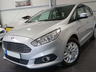 Fahrzeug FORD S-Max undefined
