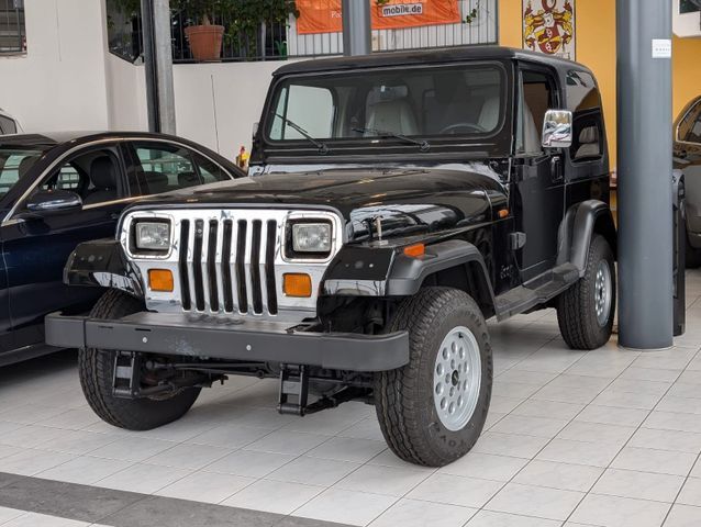 Jeep Wrangler 2.5. AHK. Allradantrieb HARDTOP