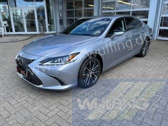 Fahrzeug LEXUS ES undefined