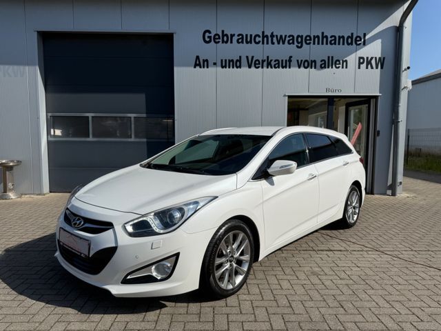 Hyundai i40 cw FIFA World Cup Edition*SHZ*LHZ*PDC*TEMPOM