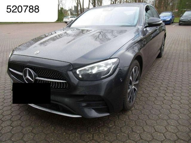 Mercedes-Benz E 300 de AMG Line LED Widescr SpurAss Kam Navi+