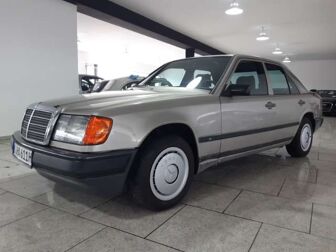 Fahrzeug MERCEDES-BENZ 300 undefined