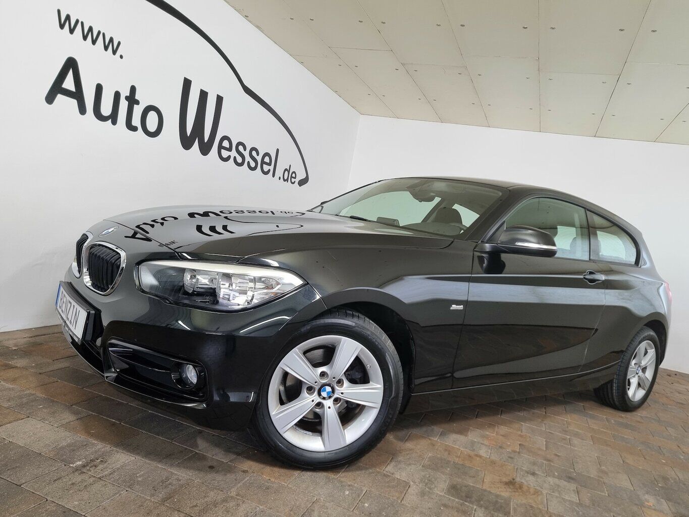 BMW 118i Lim. 3-trg. Sport Line PDC Navi Tempomat