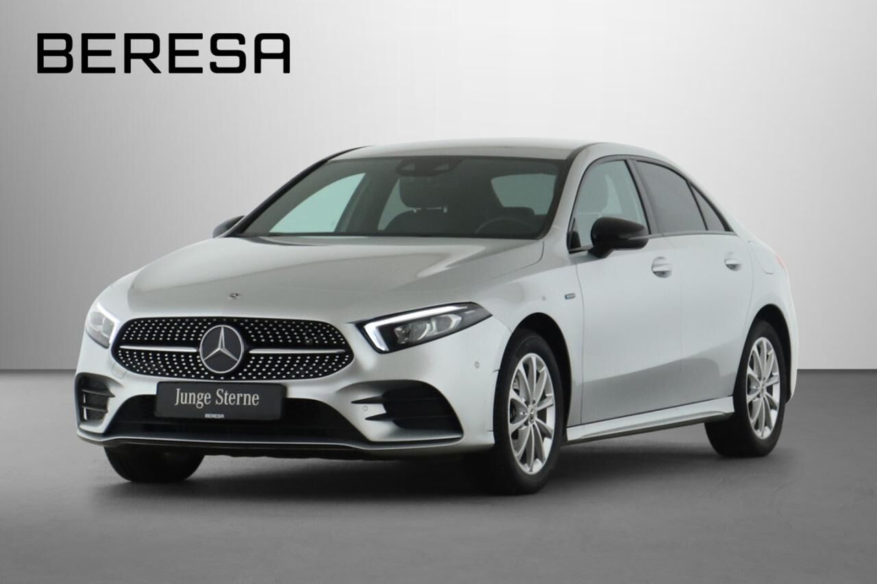 Mercedes-Benz A 250 e Limousine AMG MBUX Kamera PDC