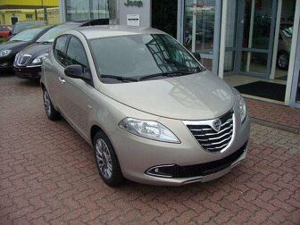 Fahrzeug LANCIA Ypsilon undefined
