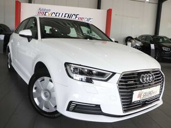 Fahrzeug AUDI E-tron undefined