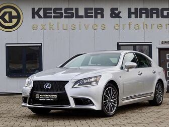 Fahrzeug LEXUS LS undefined