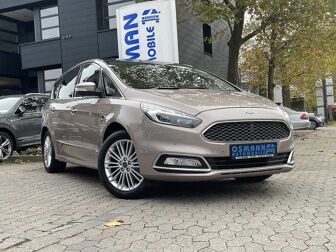Fahrzeug FORD S-Max undefined
