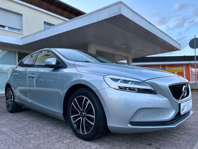 Volvo V40 2,0 Ltr Navi Klima LED Leder Alu Pdc Tüv NEU