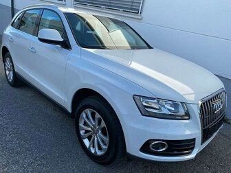 Fahrzeug AUDI Q5 undefined