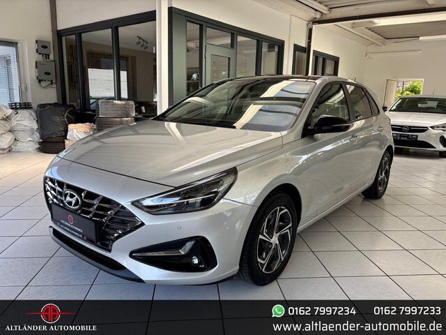 Hyundai i30 Intro Edition 1.5 *LED*Navi*Pano*Kamera