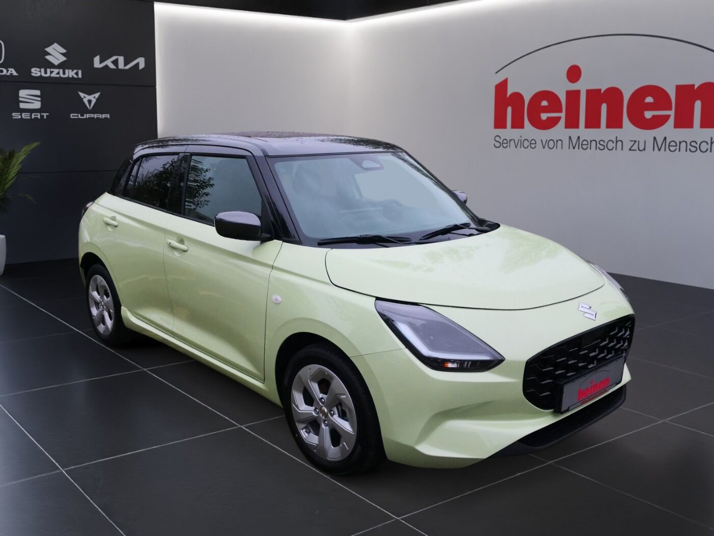 Suzuki SWIFT 1.2 COMFORT PLUS CVT NAVI TEMPOMAT ADAPTIV