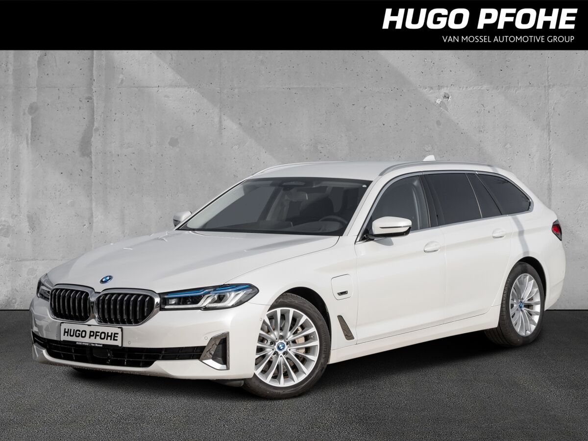 BMW 530e Touring Luxury Line. AHK. Driving Prof..hea