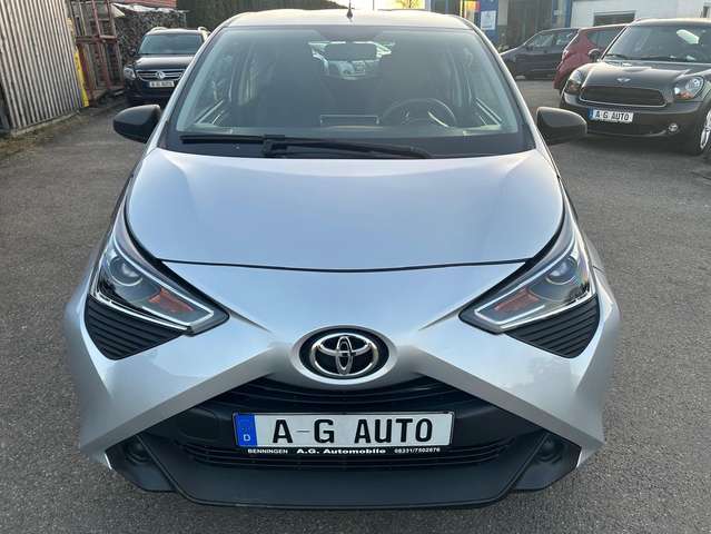 Toyota Aygo X + Garantie Navi Service NEU TÜV 06/2026