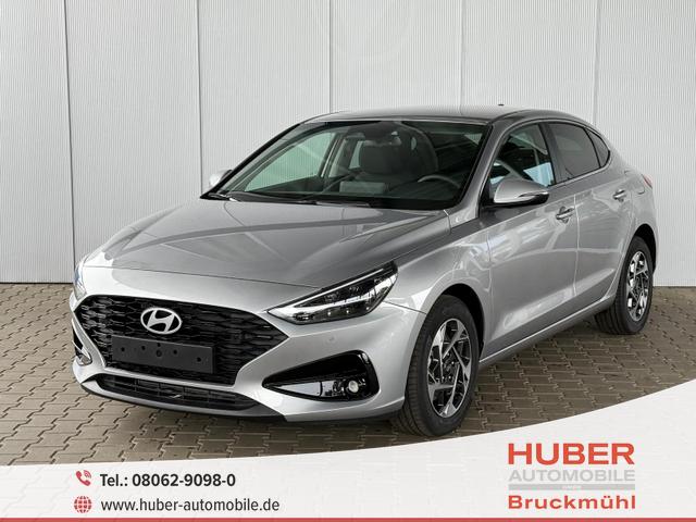 Hyundai i30 Fastback 1,5 T-GDi MHEV Life / Navi PDC V...