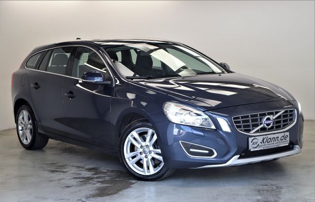 Volvo V60 2.4 215PS D5 Momentum AWD Automatik Standh