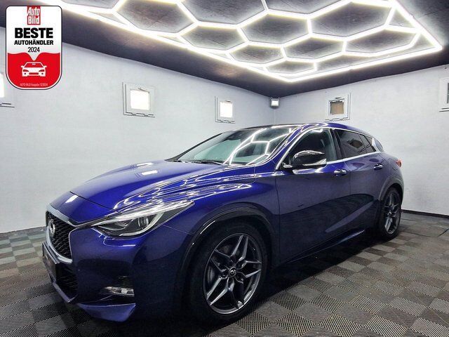 Infiniti Q30