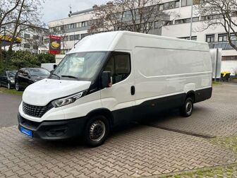Fahrzeug IVECO Daily undefined