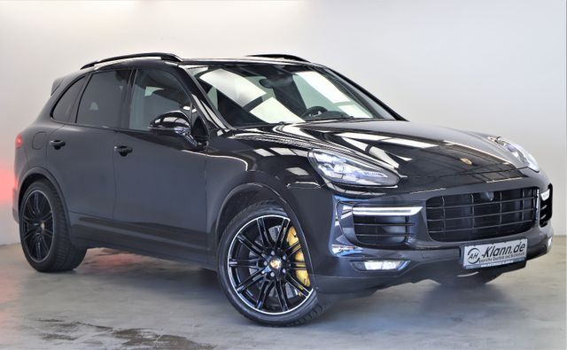 Porsche Cayenne 4.8 V8 570PS Turbo S Chrono Pano Keramik