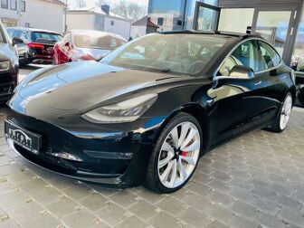 Fahrzeug TESLA Model 3 undefined