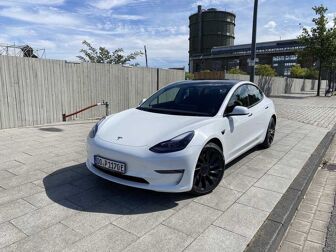 Fahrzeug TESLA Model 3 undefined