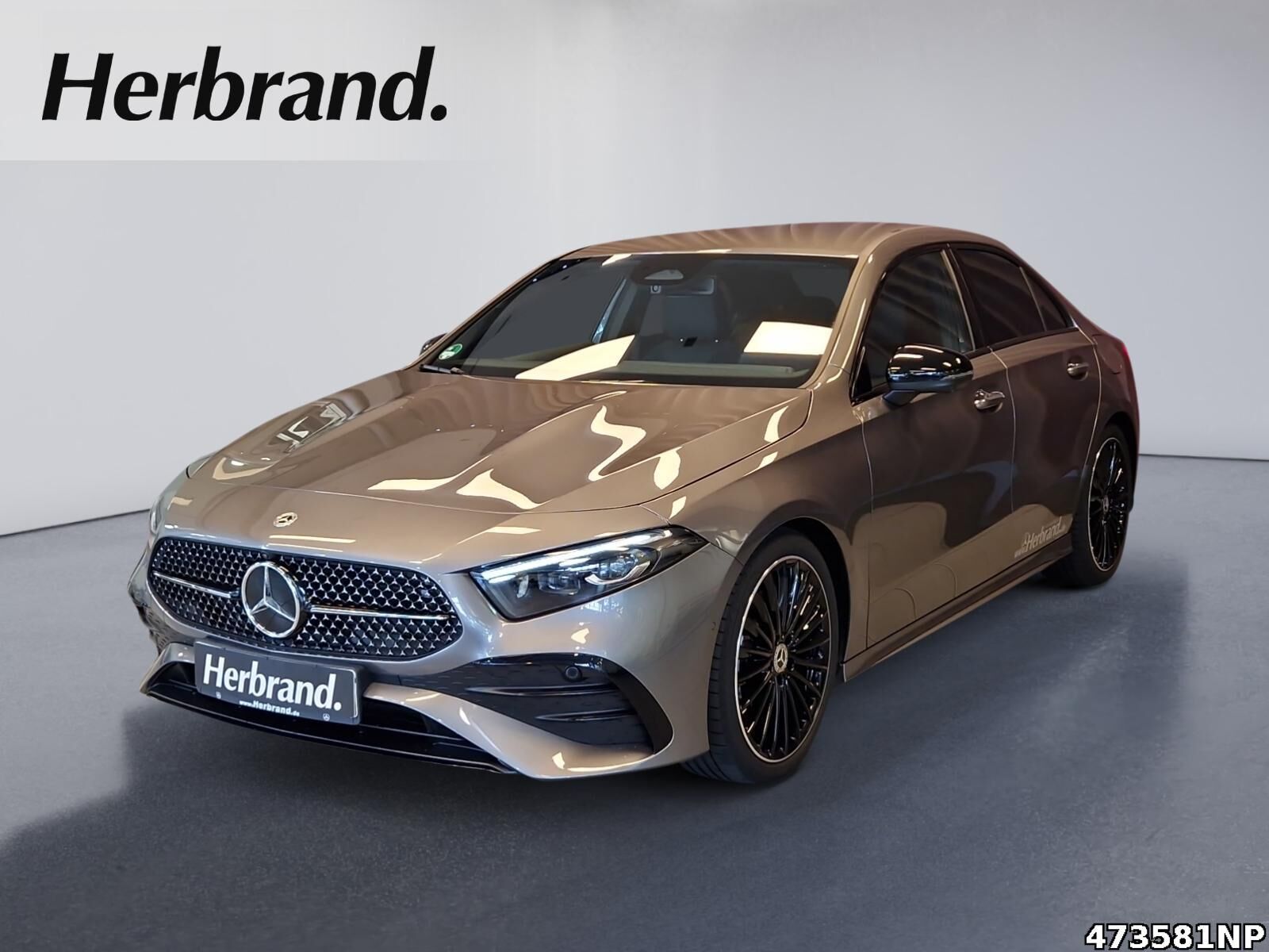 MERCEDES-BENZ A 220 4MATIC 19""+AMG+KEYLESS+DISTRO+MULTI+360°