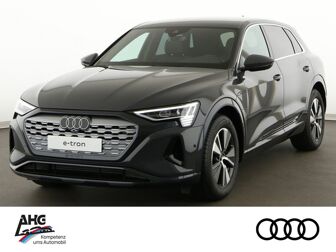 Fahrzeug AUDI E-tron undefined