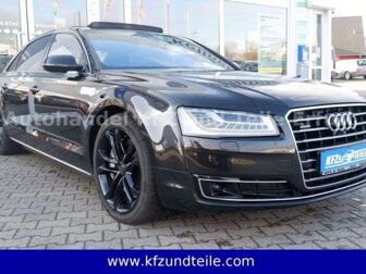 Fahrzeug AUDI A8 undefined