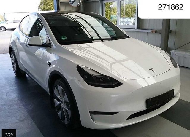 Tesla Model Y Dual AWD Autopilot Pano Wärmepumpe 4xSiH