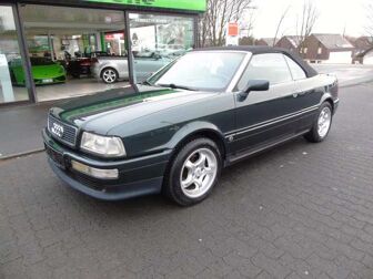 Fahrzeug AUDI 80 undefined