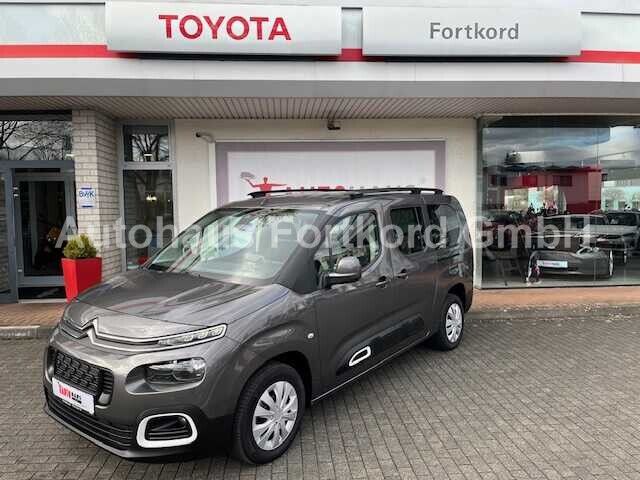 Citroen Berlingo XL Shine 7 Sitze 130 EAT8 - Navi, PDC,