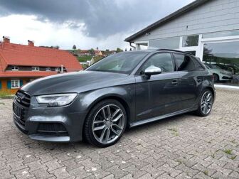 Fahrzeug AUDI S3 undefined